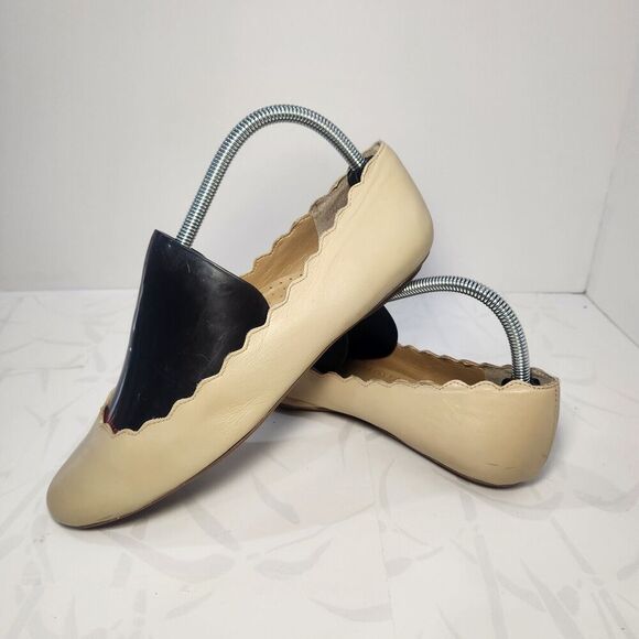 Neiman Marcus Sina Women's Tan‎ Leather Scalloped Ballet Flat Size 8.5 - Picture 1 of 11